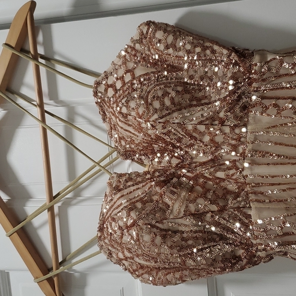 LATISTE cocktail Dress Strappy with Gold Glitter nwt small - Picture 7 of 14